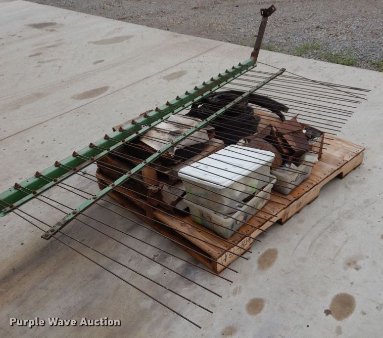 image for item HP9638 1980 Gleaner L2  combine