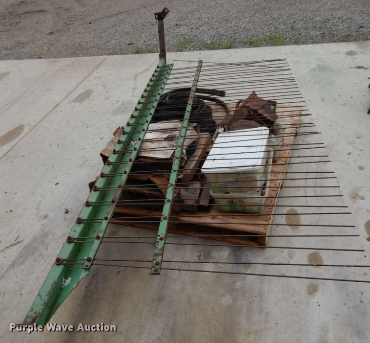 image for item HP9638 1980 Gleaner L2  combine