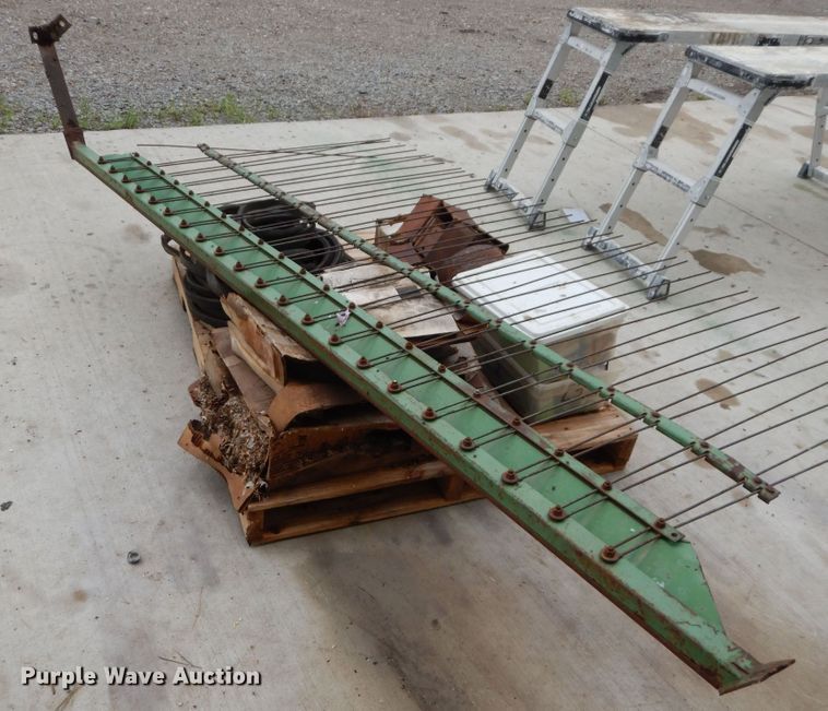 image for item HP9638 1980 Gleaner L2  combine