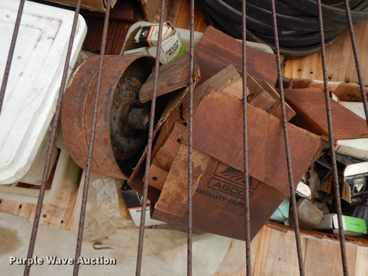 image for item HP9638 1980 Gleaner L2  combine