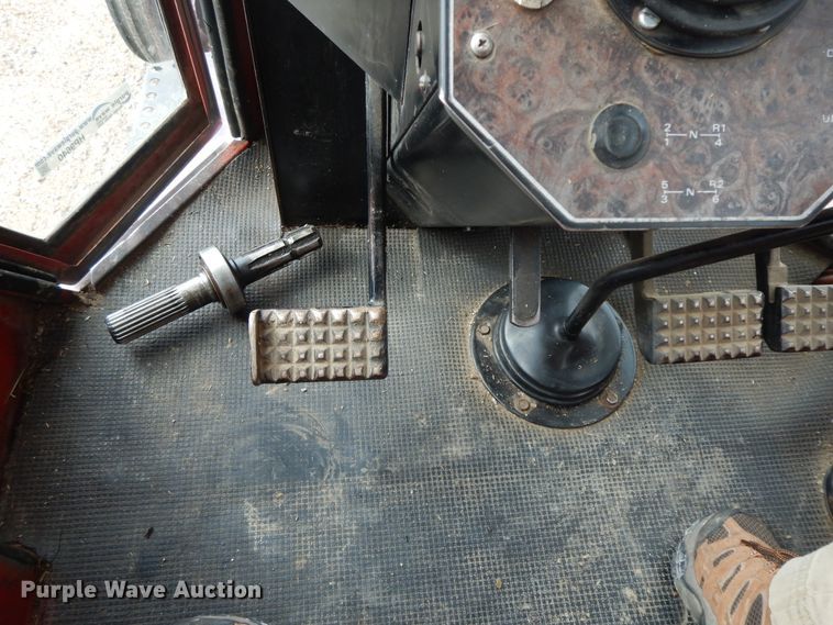 image for item HP9640 1977 White 2-105 Field Boss  tractor