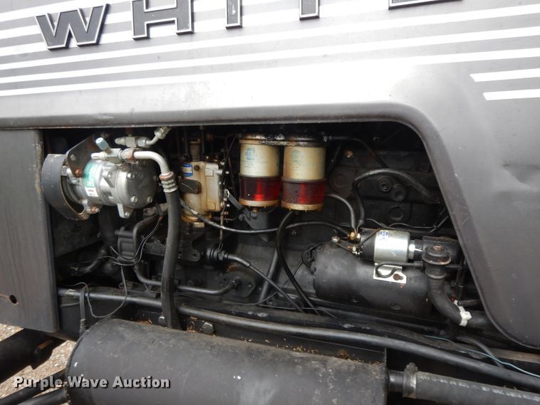 image for item HP9640 1977 White 2-105 Field Boss  tractor