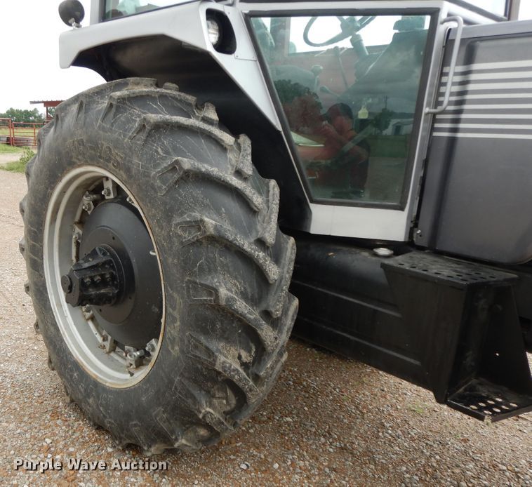 image for item HP9640 1977 White 2-105 Field Boss  tractor