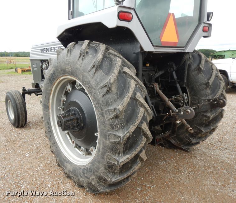 image for item HP9640 1977 White 2-105 Field Boss  tractor