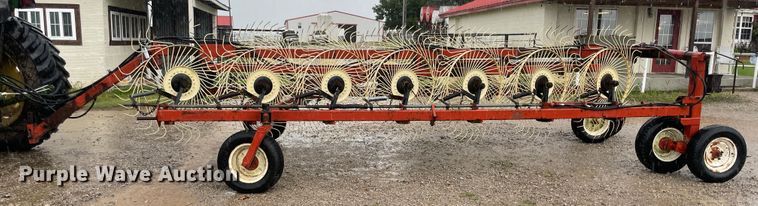 image for item IC9495 Hesston 3986  hay rake