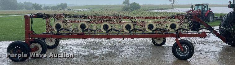 image for item IC9495 Hesston 3986  hay rake