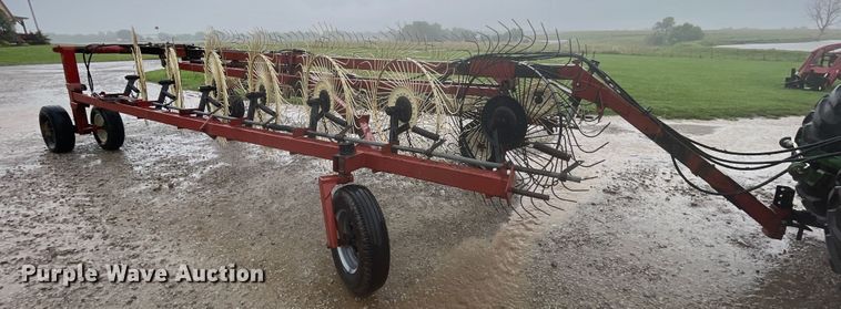image for item IC9495 Hesston 3986  hay rake