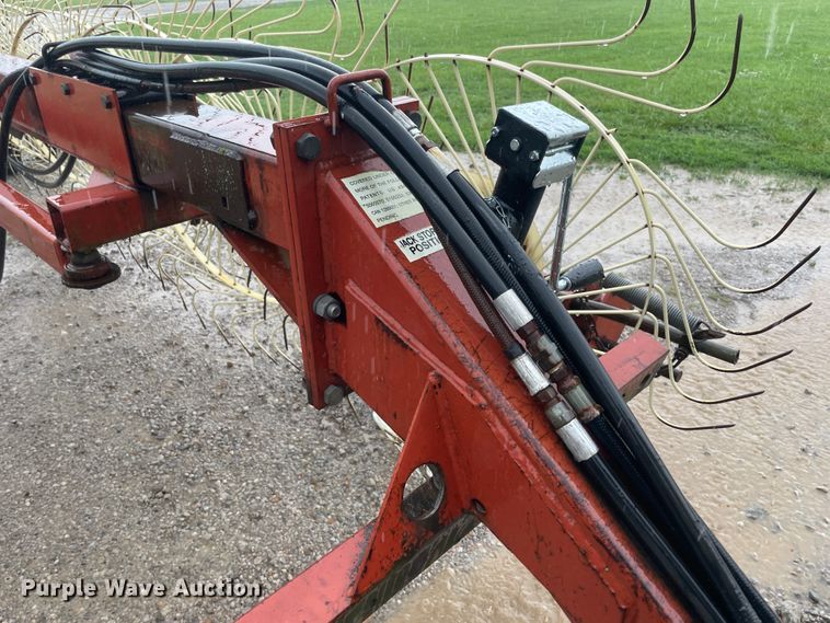 image for item IC9495 Hesston 3986  hay rake