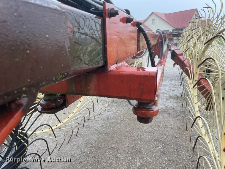 image for item IC9495 Hesston 3986  hay rake