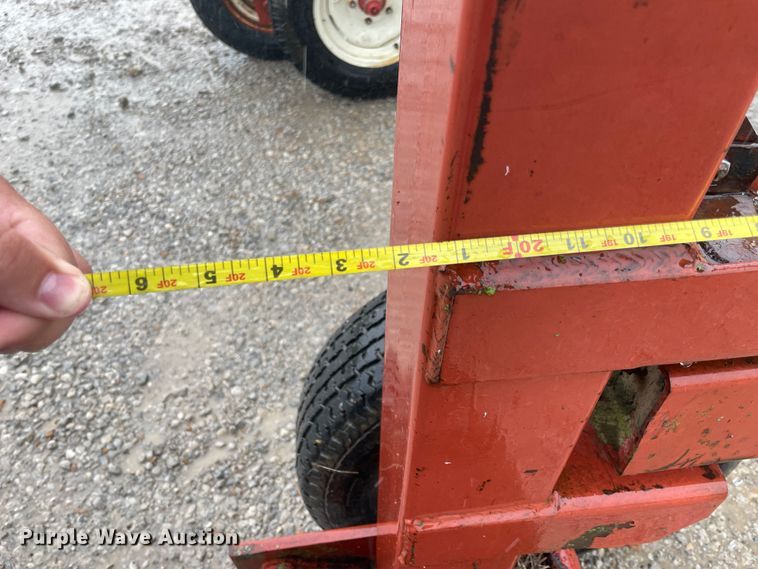 image for item IC9495 Hesston 3986  hay rake