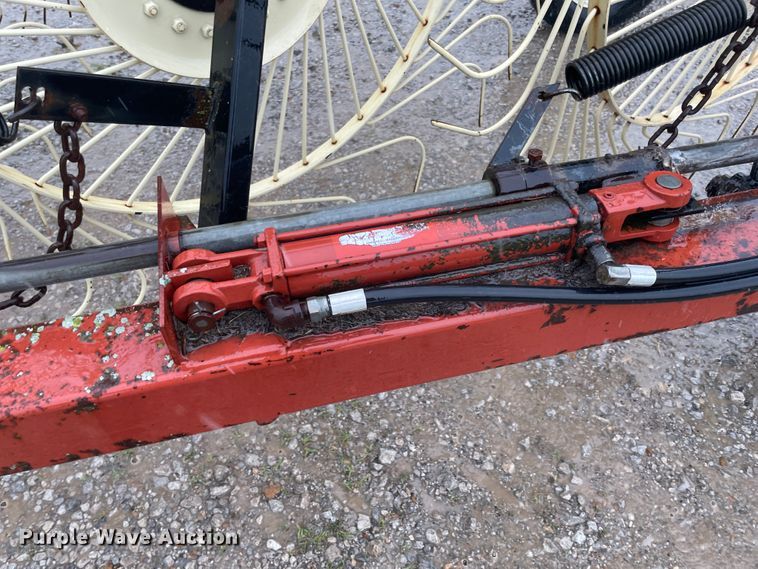 image for item IC9495 Hesston 3986  hay rake