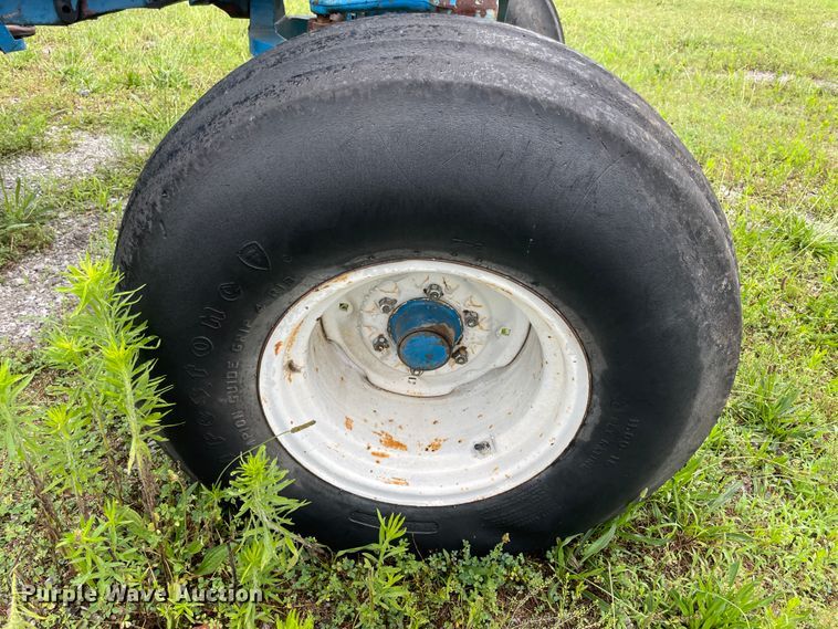 image for item IC9496 Ford 9700  tractor