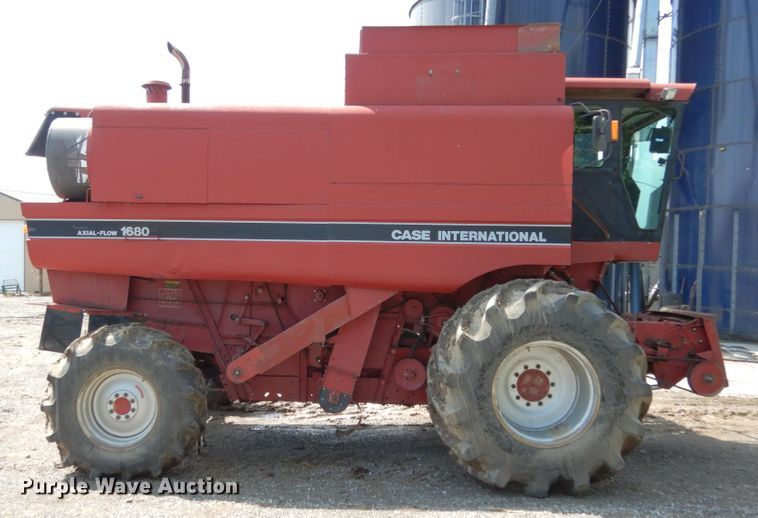 image for item II9552 1991 Case IH 1680  Axial-Flow RWA combine