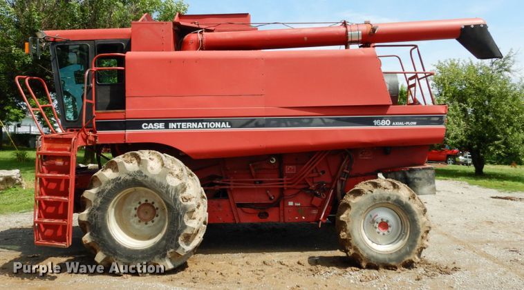 image for item II9552 1991 Case IH 1680  Axial-Flow RWA combine