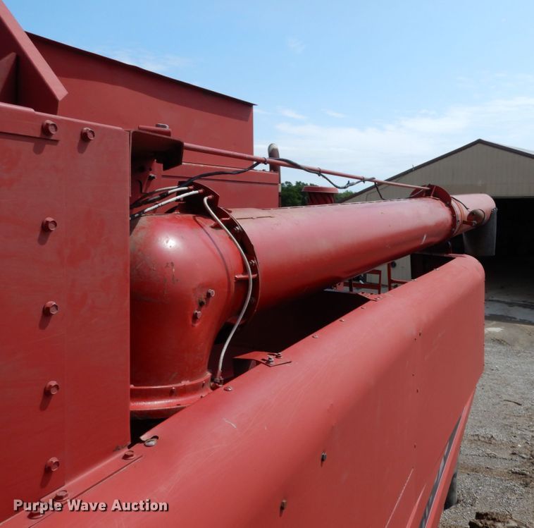 image for item II9552 1991 Case IH 1680  Axial-Flow RWA combine