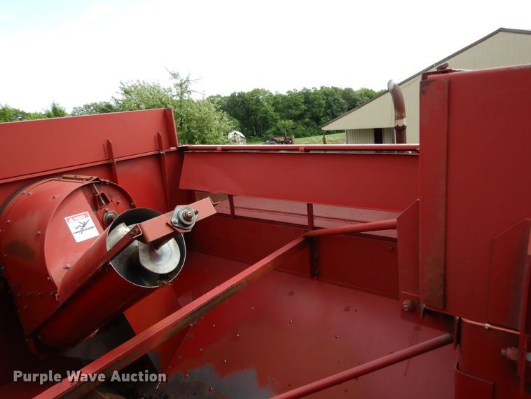 image for item II9552 1991 Case IH 1680  Axial-Flow RWA combine