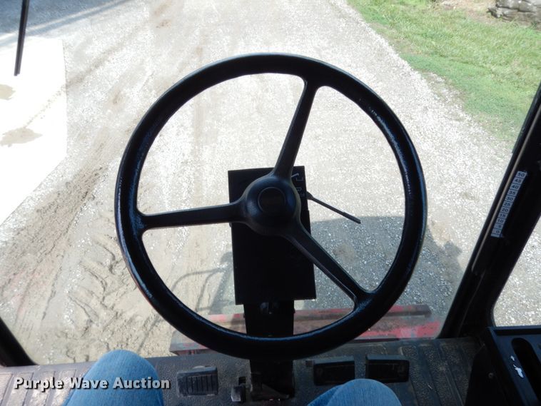 image for item II9552 1991 Case IH 1680  Axial-Flow RWA combine