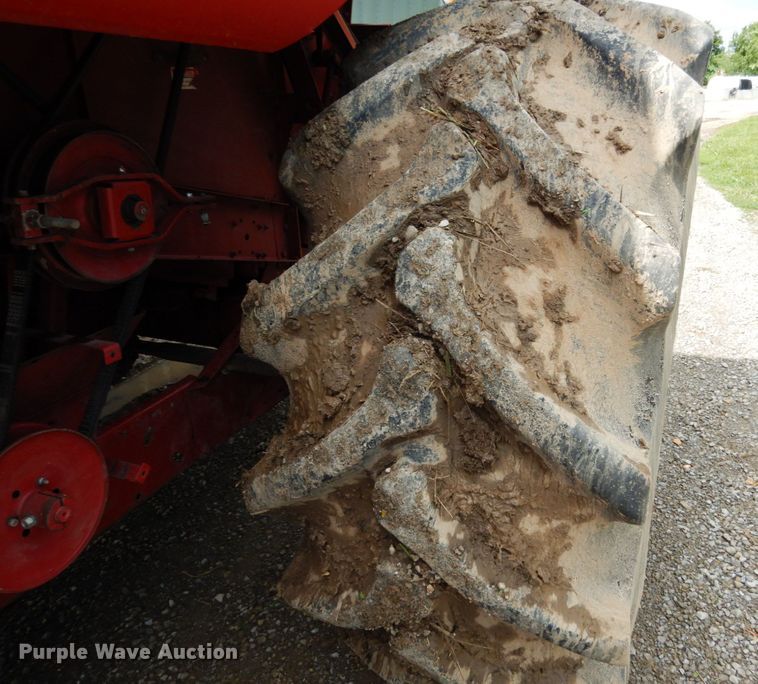 image for item II9552 1991 Case IH 1680  Axial-Flow RWA combine