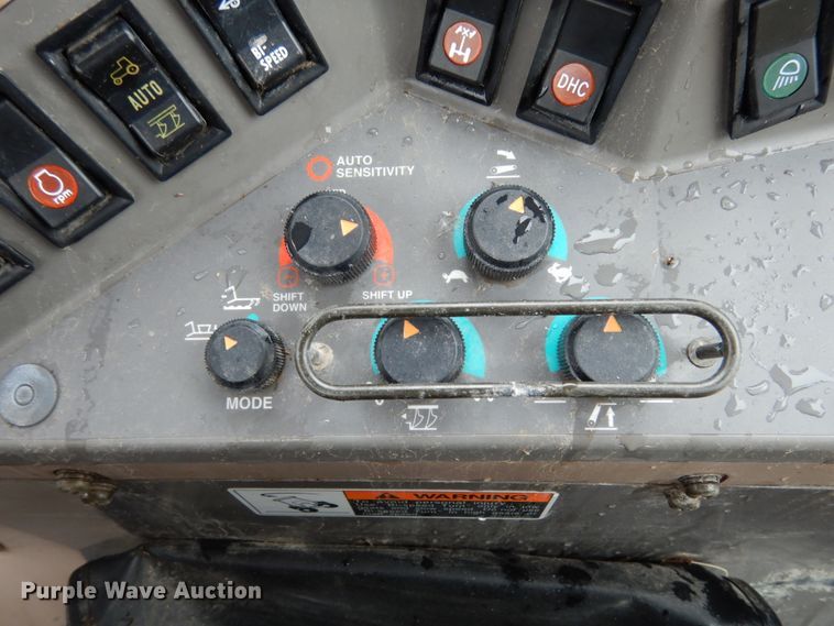 image for item II9566 2010 Kubota M135X  HFWD tractor