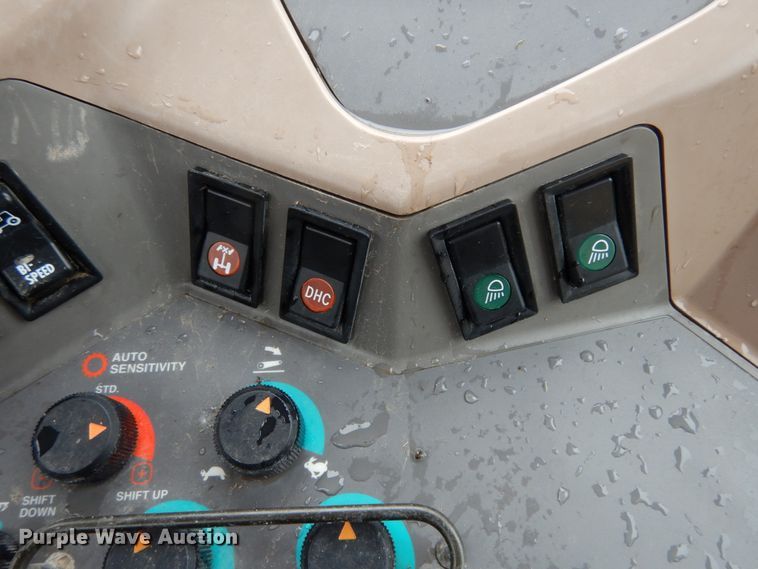 image for item II9566 2010 Kubota M135X  HFWD tractor