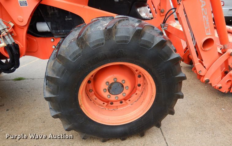 image for item II9566 2010 Kubota M135X  HFWD tractor
