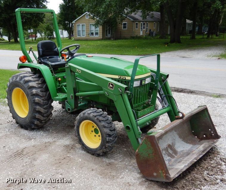 image for item II9588 John Deere 790  MFWD tractor