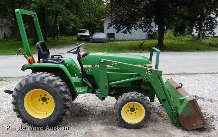 image for item II9588 John Deere 790  MFWD tractor