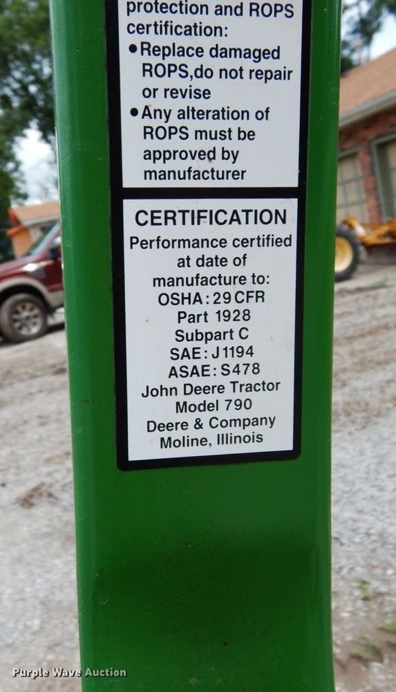 image for item II9588 John Deere 790  MFWD tractor