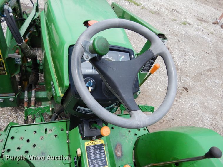 image for item II9588 John Deere 790  MFWD tractor