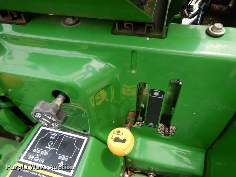 image for item II9588 John Deere 790  MFWD tractor