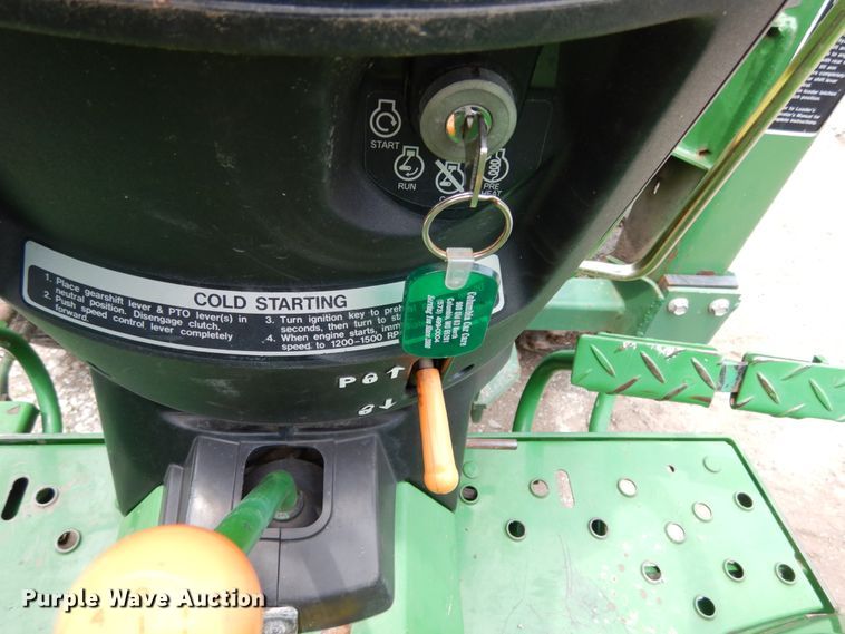 image for item II9588 John Deere 790  MFWD tractor