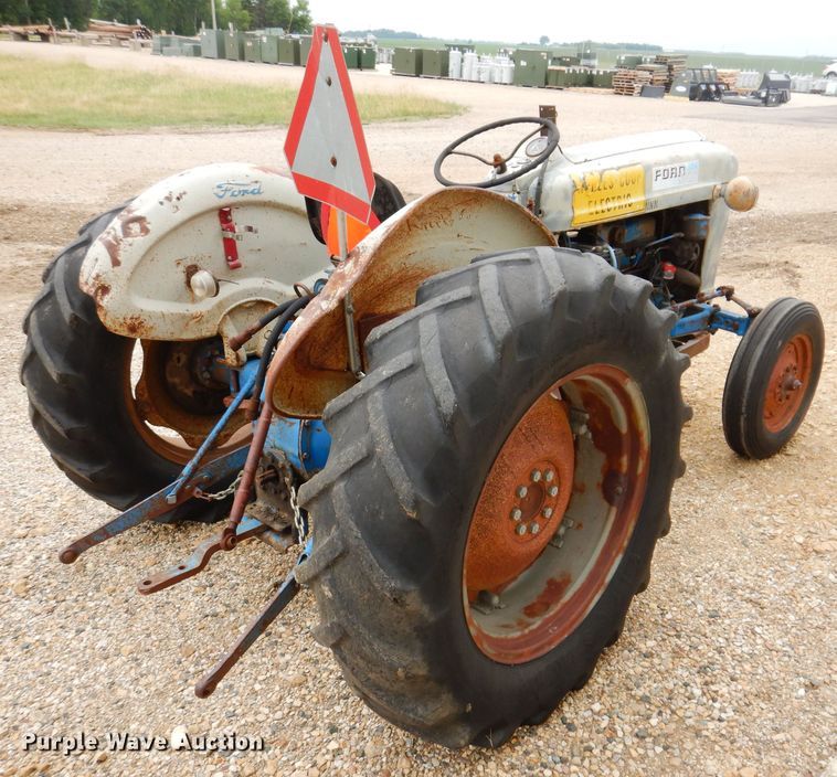 image for item IQ9709 Ford 4000  tractor