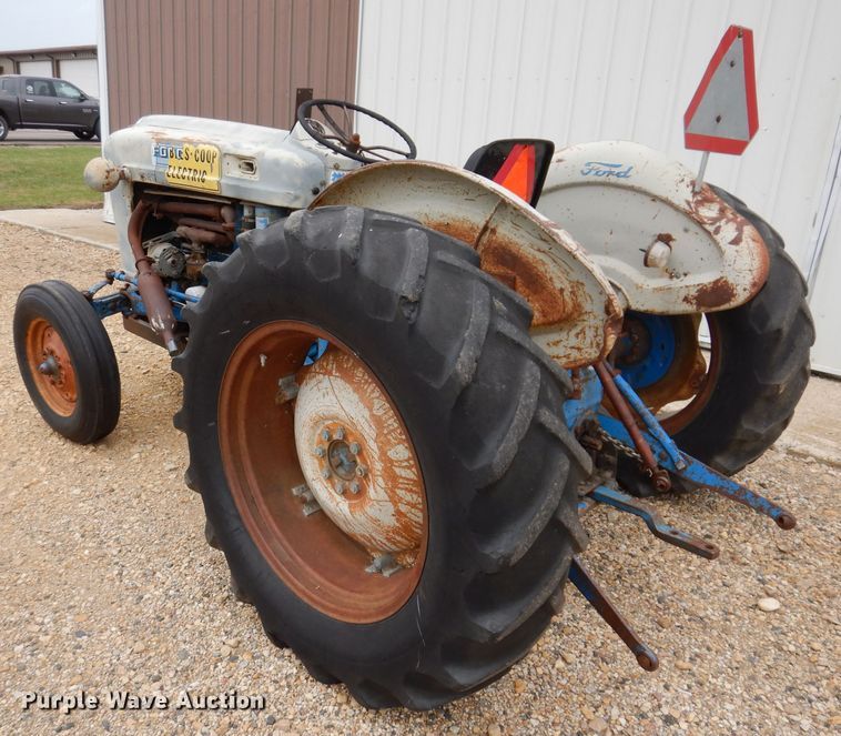 image for item IQ9709 Ford 4000  tractor