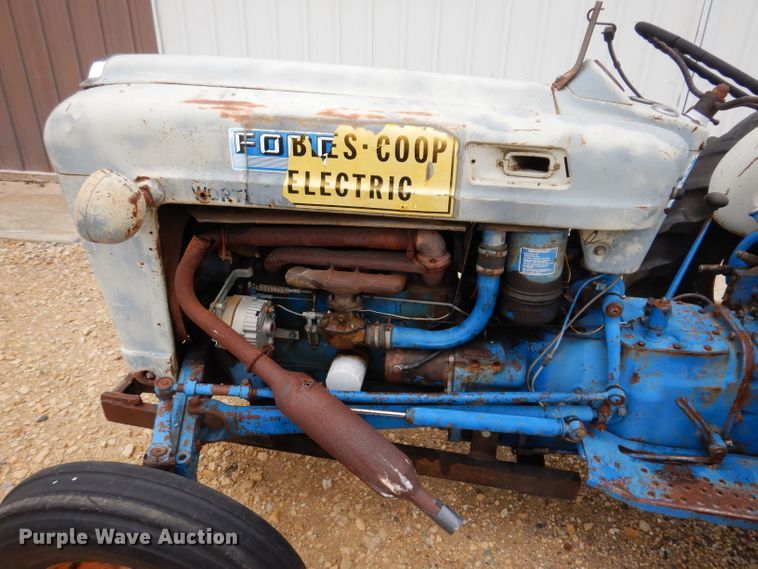 image for item IQ9709 Ford 4000  tractor