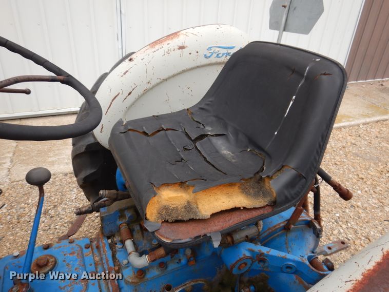 image for item IQ9709 Ford 4000  tractor