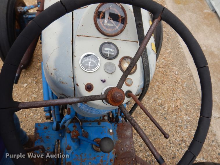 image for item IQ9709 Ford 4000  tractor