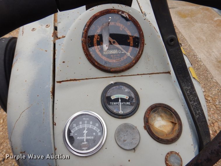 image for item IQ9709 Ford 4000  tractor