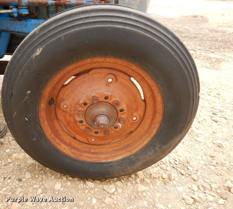 image for item IQ9709 Ford 4000  tractor