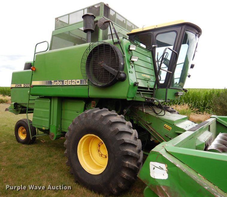 image for item IQ9716 1980 John Deere 6620 Turbo  combine