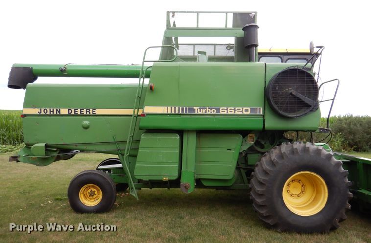 image for item IQ9716 1980 John Deere 6620 Turbo  combine
