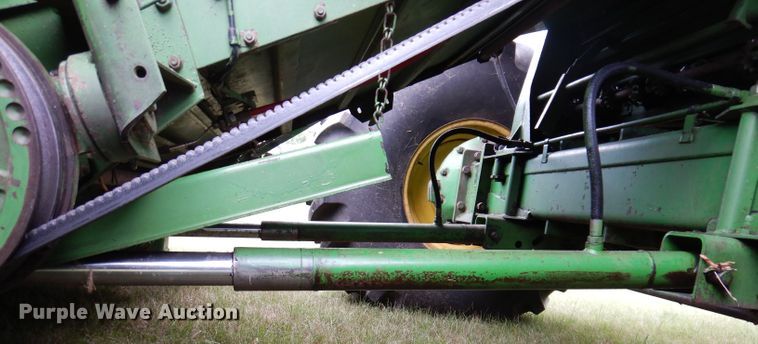 image for item IQ9716 1980 John Deere 6620 Turbo  combine