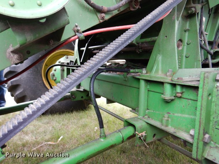image for item IQ9716 1980 John Deere 6620 Turbo  combine