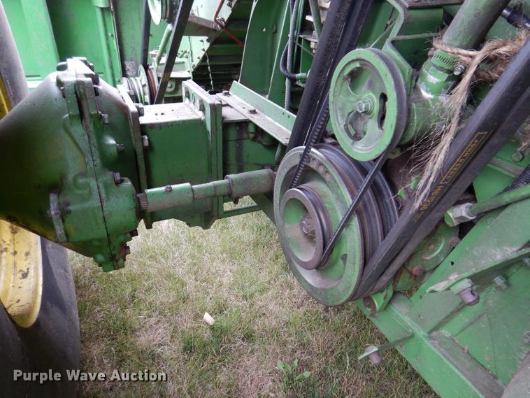 image for item IQ9716 1980 John Deere 6620 Turbo  combine