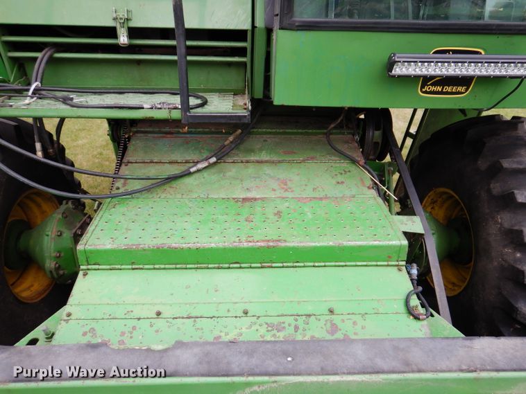 image for item IQ9716 1980 John Deere 6620 Turbo  combine