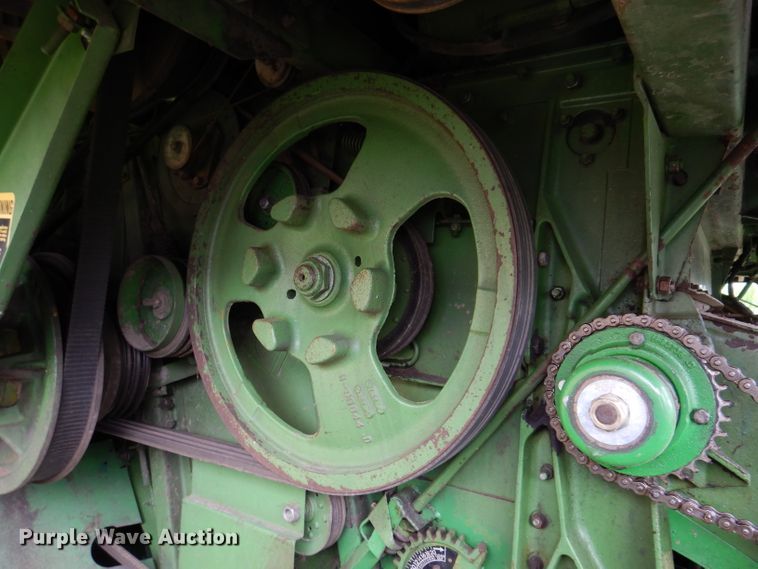 image for item IQ9716 1980 John Deere 6620 Turbo  combine