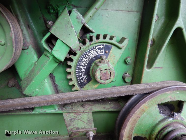 image for item IQ9716 1980 John Deere 6620 Turbo  combine