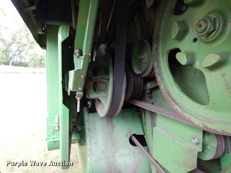 image for item IQ9716 1980 John Deere 6620 Turbo  combine