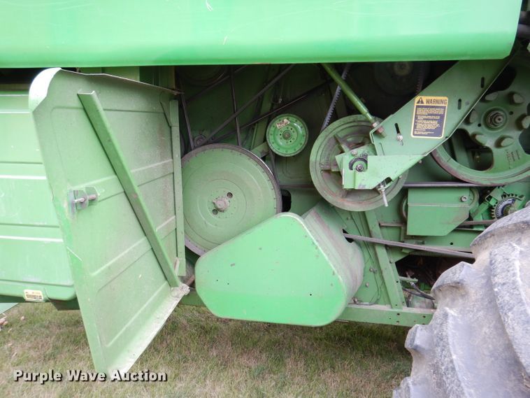 image for item IQ9716 1980 John Deere 6620 Turbo  combine