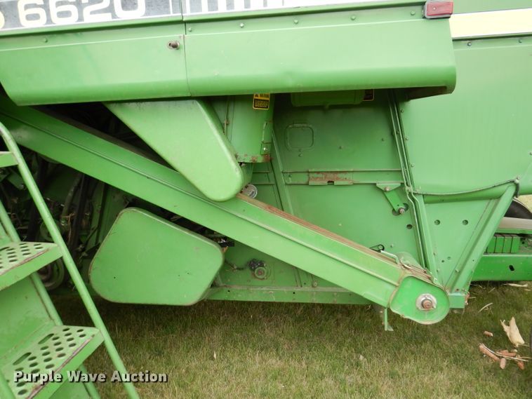 image for item IQ9716 1980 John Deere 6620 Turbo  combine