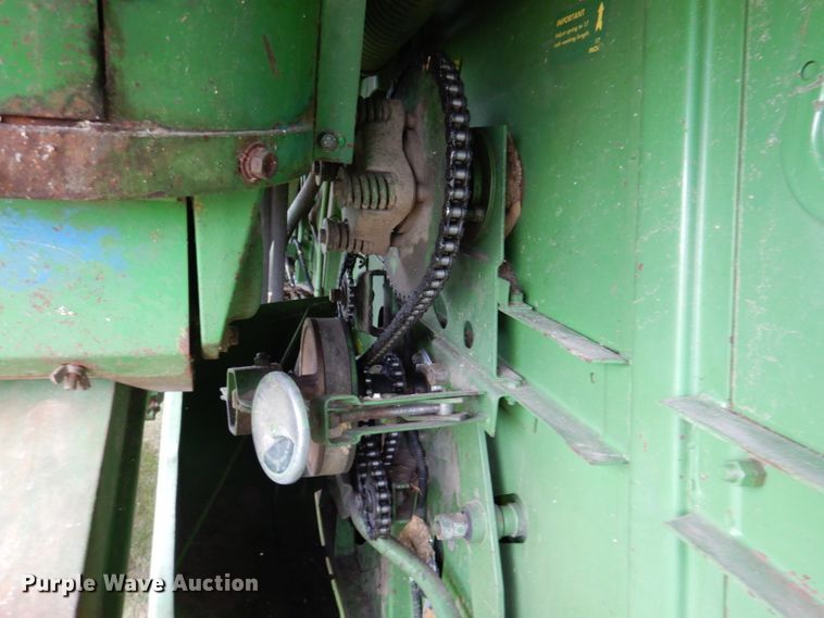 image for item IQ9716 1980 John Deere 6620 Turbo  combine
